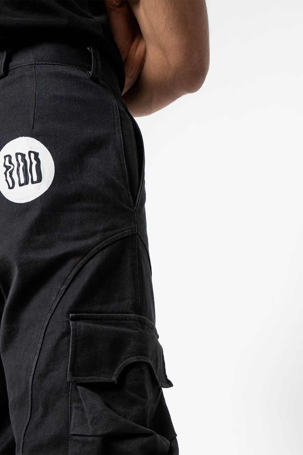 NOT BASIC ZIPPER PANTS