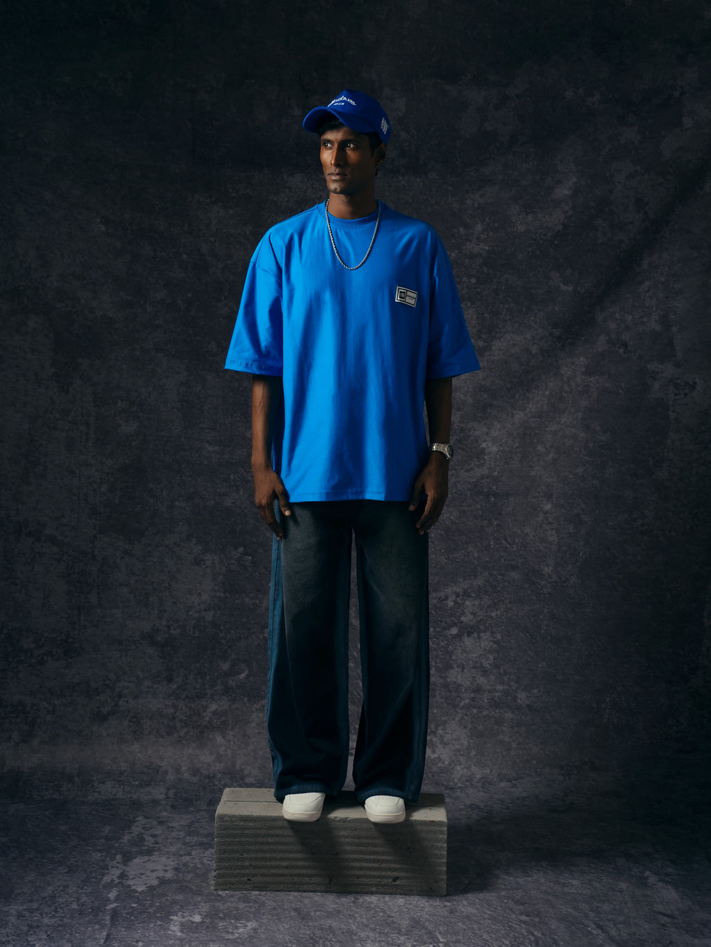 Odd Blue Basic Tshirt