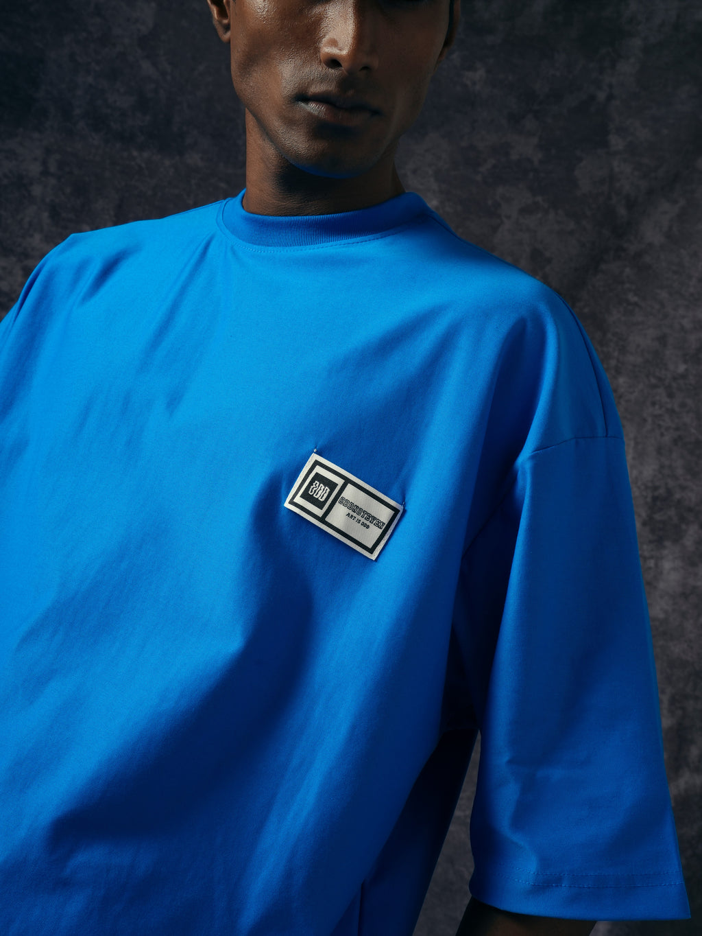 Odd Blue Basic Tshirt